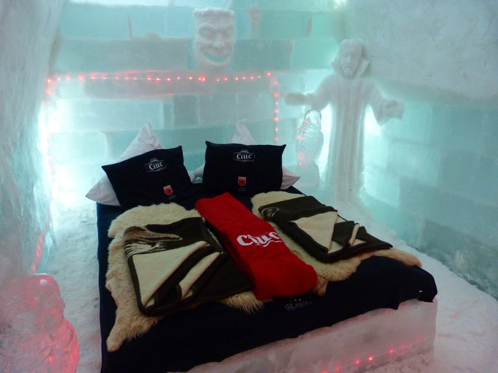 Igloo Village Balea Lac - Hotel Of Ice Romania In The Fagaras Mountains
